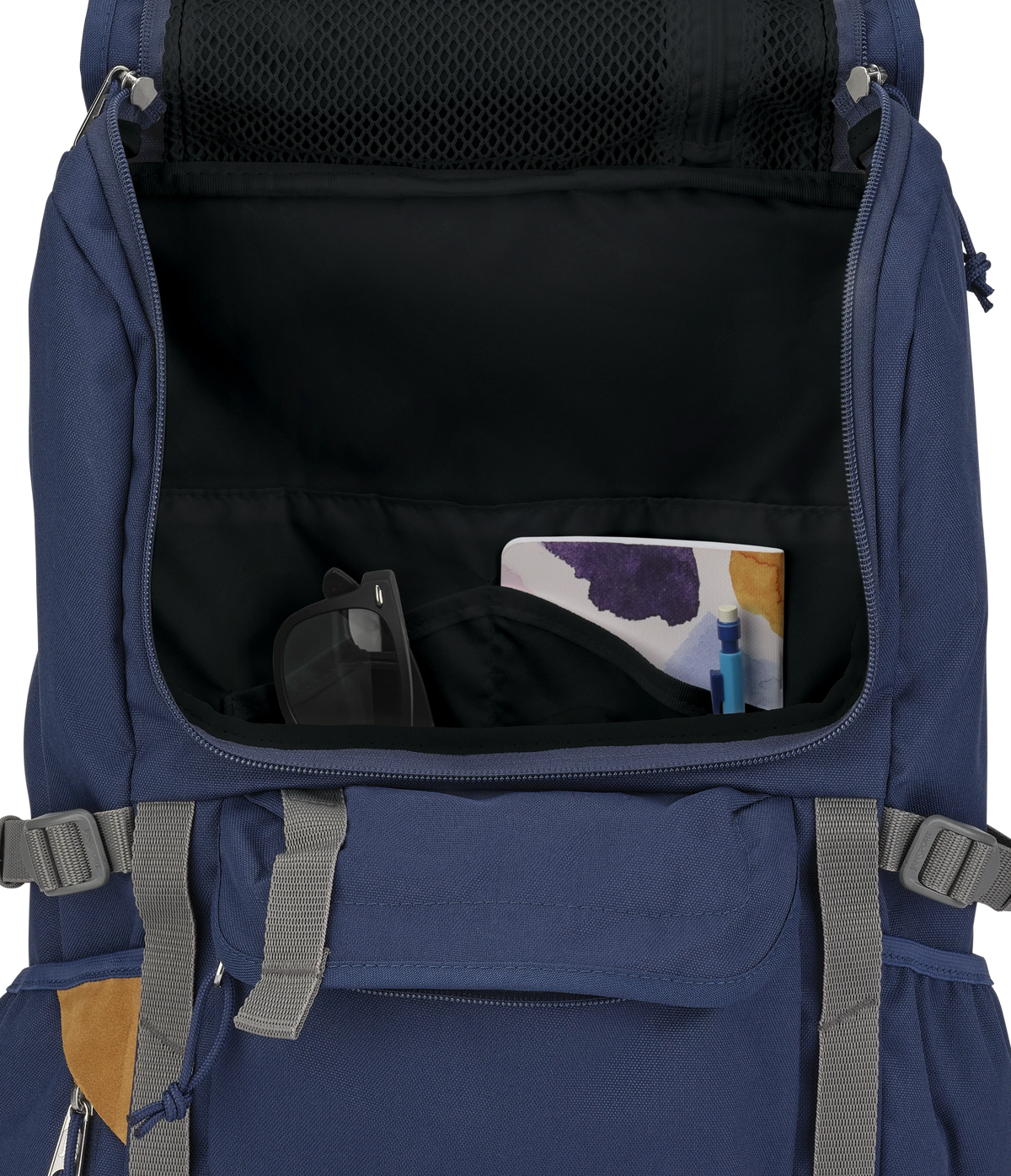 hatchet-backpack-f6 JS0A47J4003-DET3.webp