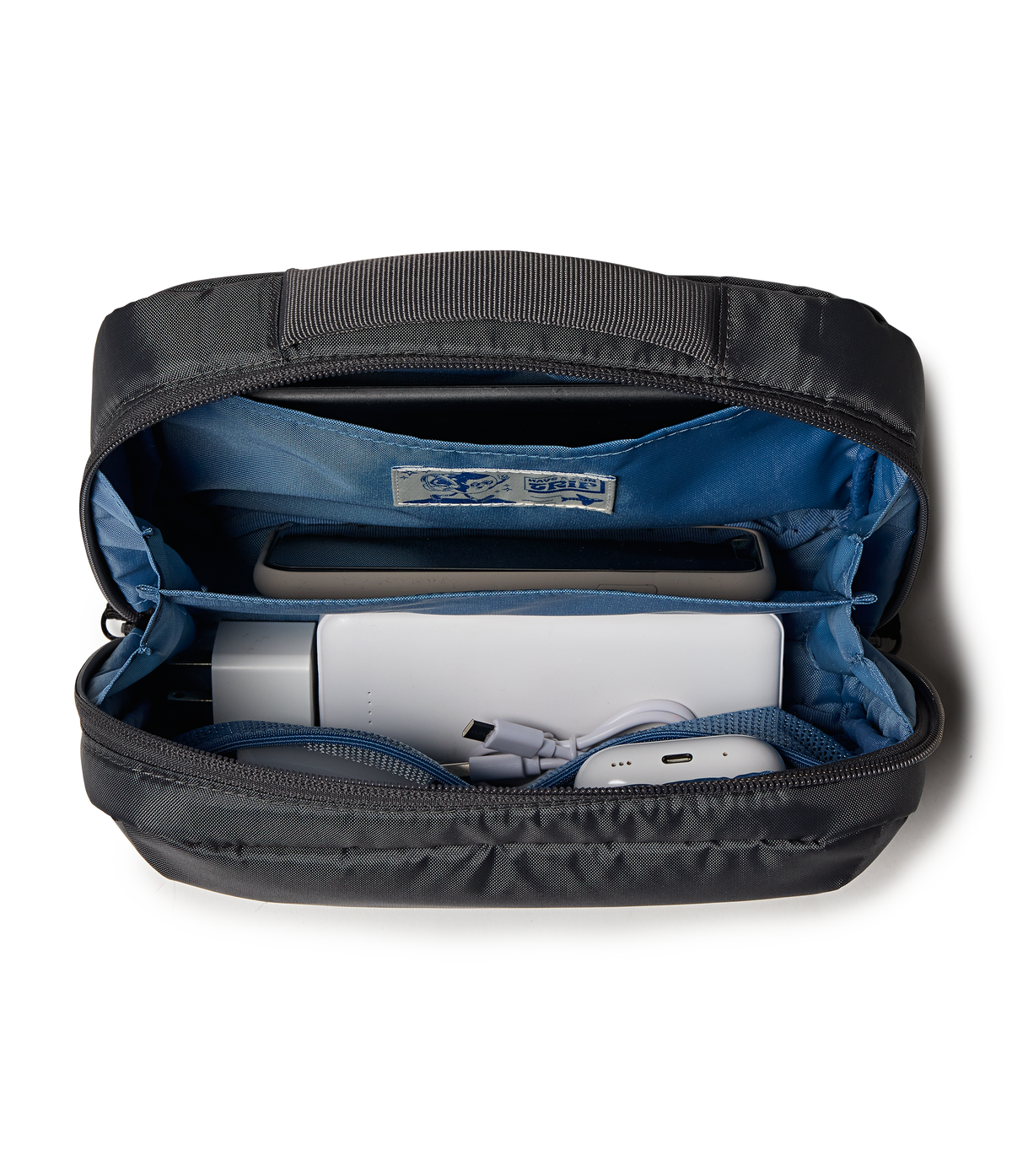 22-carry-on-luggage-tech-organizer-smokey-grit-set-b6 JS0A86EVDMX-DET3.png