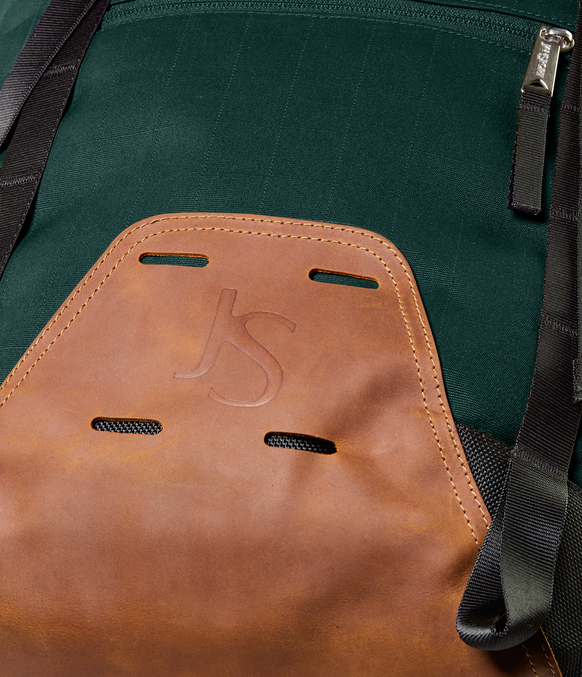 cruiser-rucksack-y3 JS0A86EP7F7-DET4.png