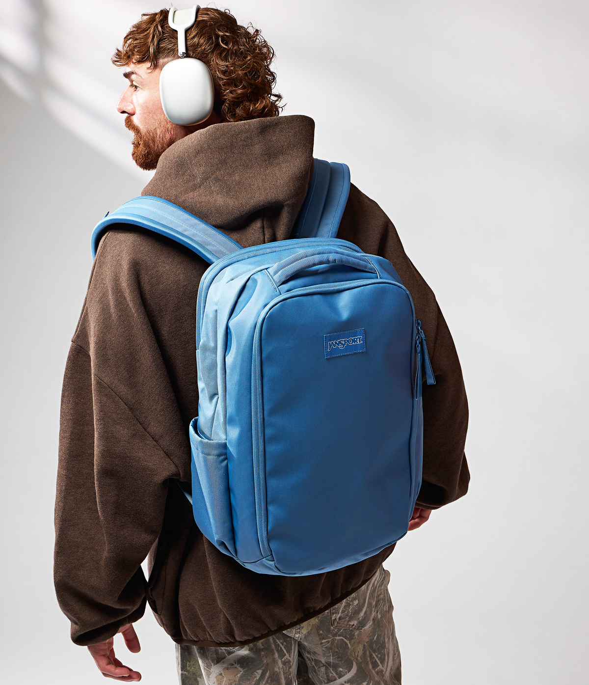 good-latitude-travel-pack-30l-q9 JS0A86ETEW5-MODEL.png