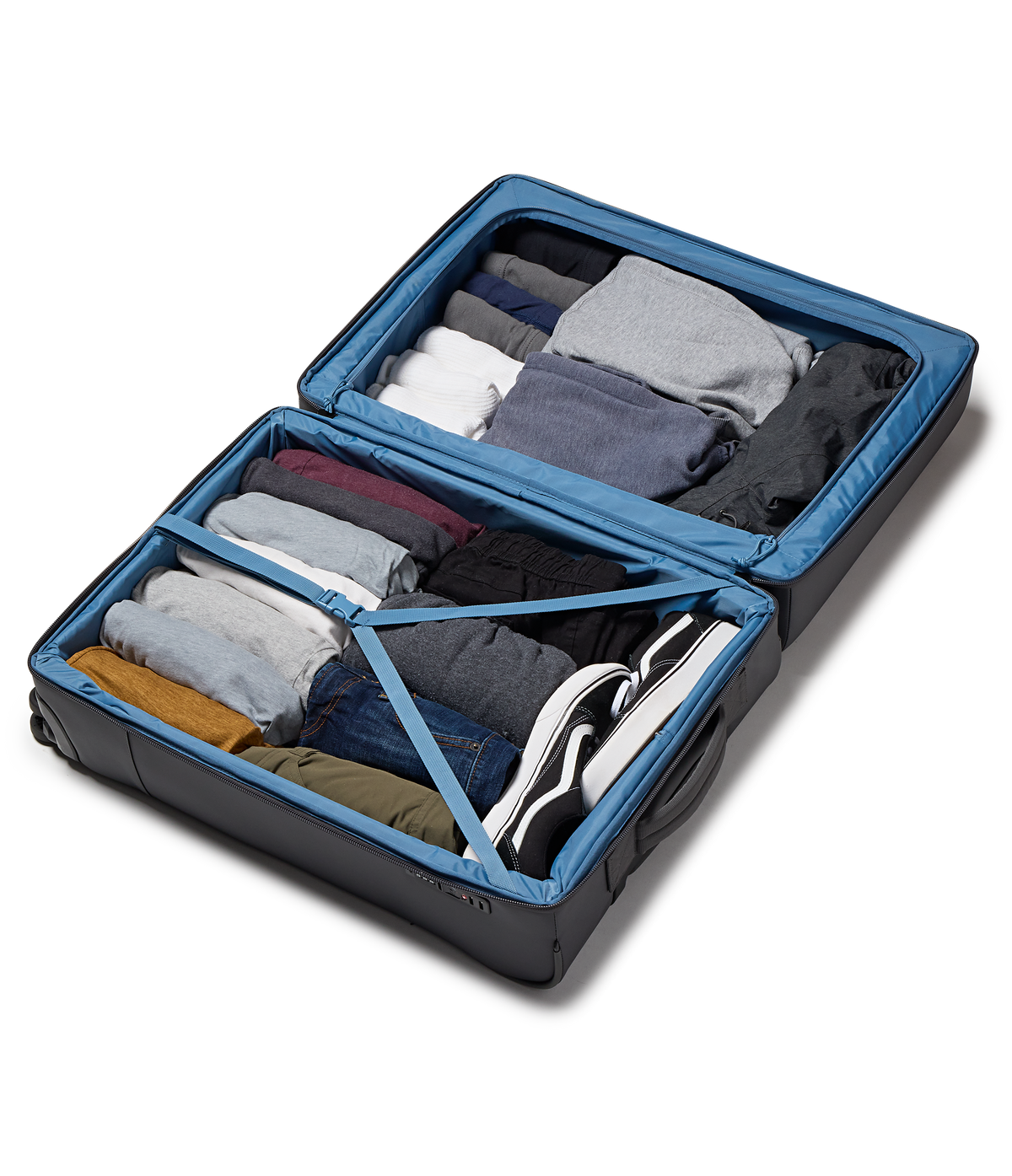 26-checked-luggage-toiletry-bag-elemental-blue-set-e4 JS0A8E8CDMX-DET3.png